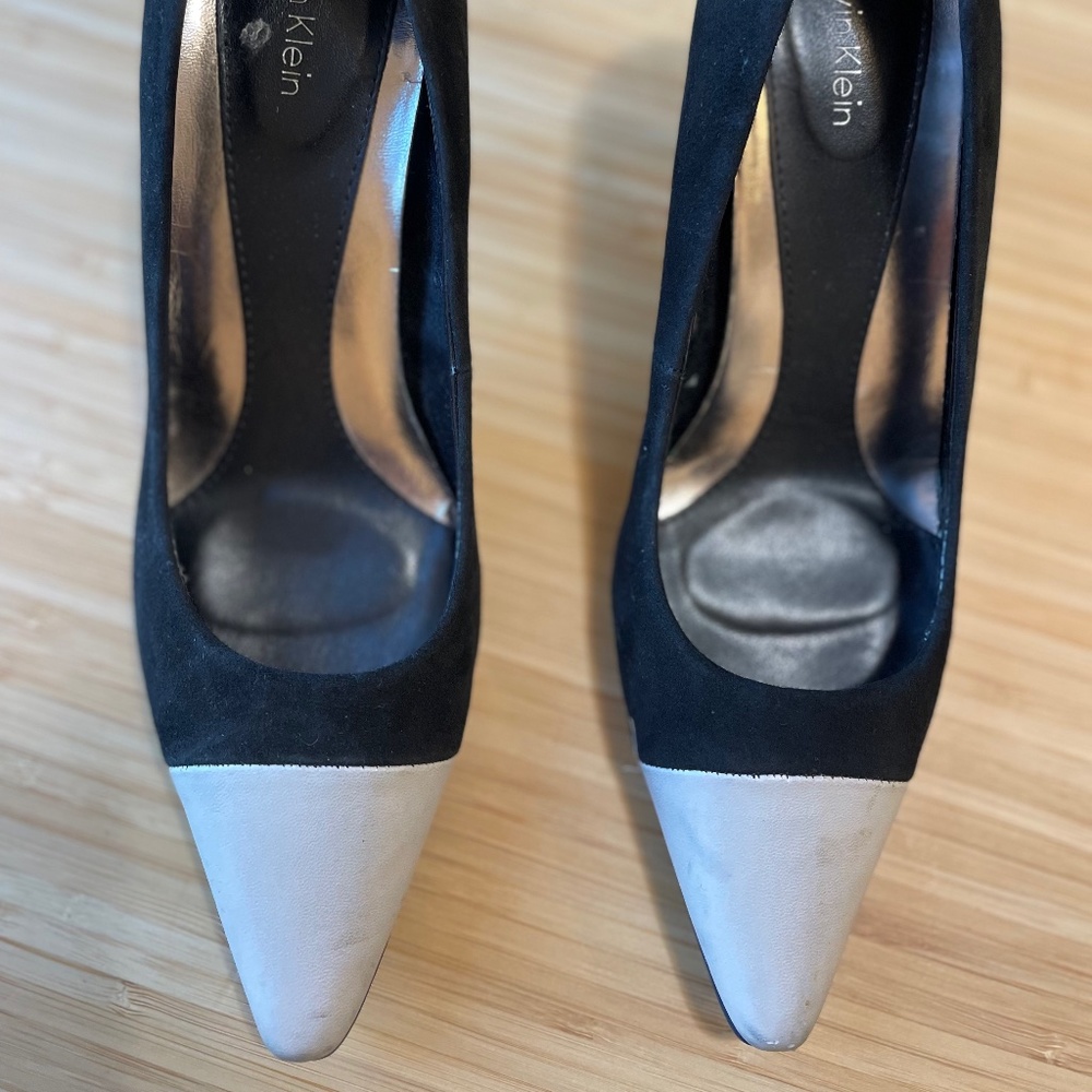 Calvin Klein 2-Tone Black & Tan Suede Pumps Sz 6- PreOwned